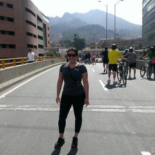 Piensa que la vida es un riesgo y que solo se vive una vez, así que hay que arriesgarse a vivir al máximo cada día!!