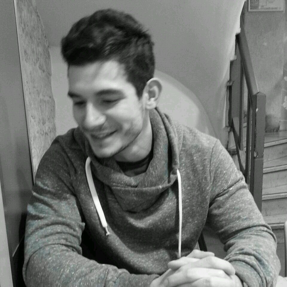 Android developer @Visuamobile / Football. Running. Fitness. No breaks.