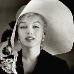 Paomtinez's profile picture. Mercadeo, marketing info de las actual realidad