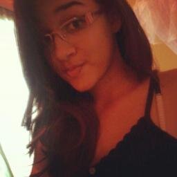 Complicαdα e nαdα perfeitinhα •}’ choronα, frágil, risonhα e forte αo mesmoo tempo.(!.... Serva do Senhor *-*