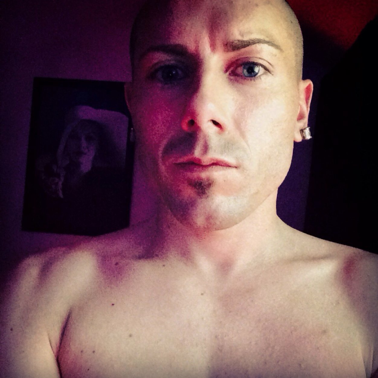 rmosch's profile picture. hairstylist. partier. and the boy you take home to meet your mom ;)