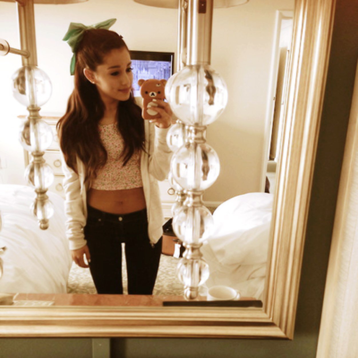Hiiii Ariana here!! Hehe i like pizza❤️ and my puppy✌️❤️Taken by @JasonMcCannVI i never want to lose him❤️