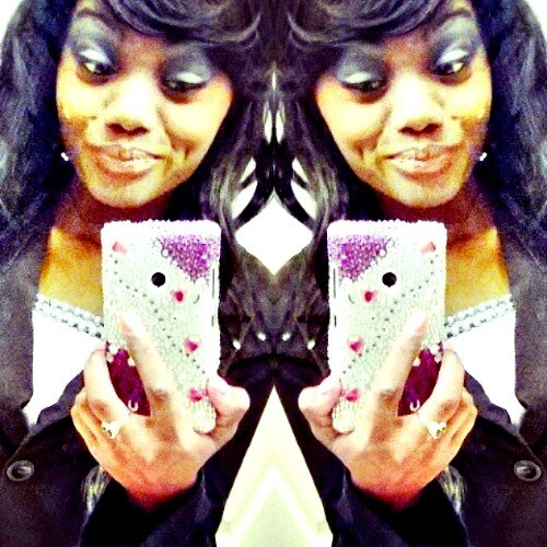 Eiqhtteen ; Graduatedd ; Funny ; Chilled ; Single; Pretty ; Dimples ; Bi ; Follow Me , i Follow Back!,