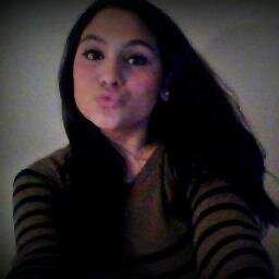 Soy Loca, Celosa, Histérica, Bipolar, Me encariño Rápido, Olvido Lento, me Rio de la Nada y Lo mas importante es que Soy una entre un Millón. ♡