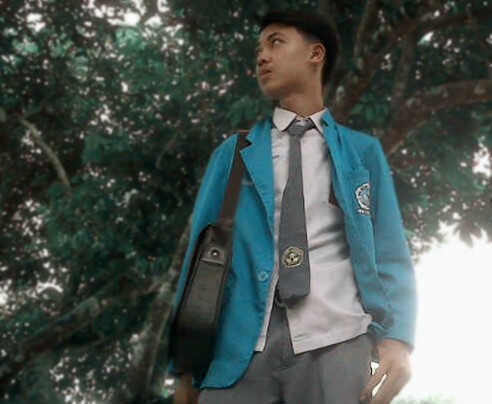 Ngapain Masih GALAUin DIA yang jelas Jelas gak perduliin LO! ,mending lo galauin idup lo yg suram karna DIA!!!                       #RECOMENDED