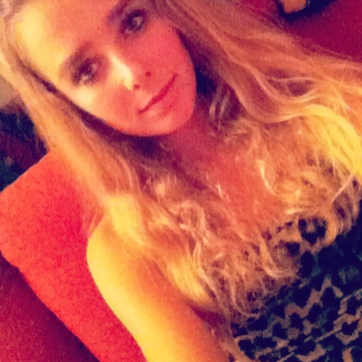 Huygens B2c/ insta:daphhneex/LOVEUUU TOETIEE ECHT ME BESTE MEISJE X RHONA/Bestt,,RhonaRomyIvana http://t.co/u8f5B7WVDd