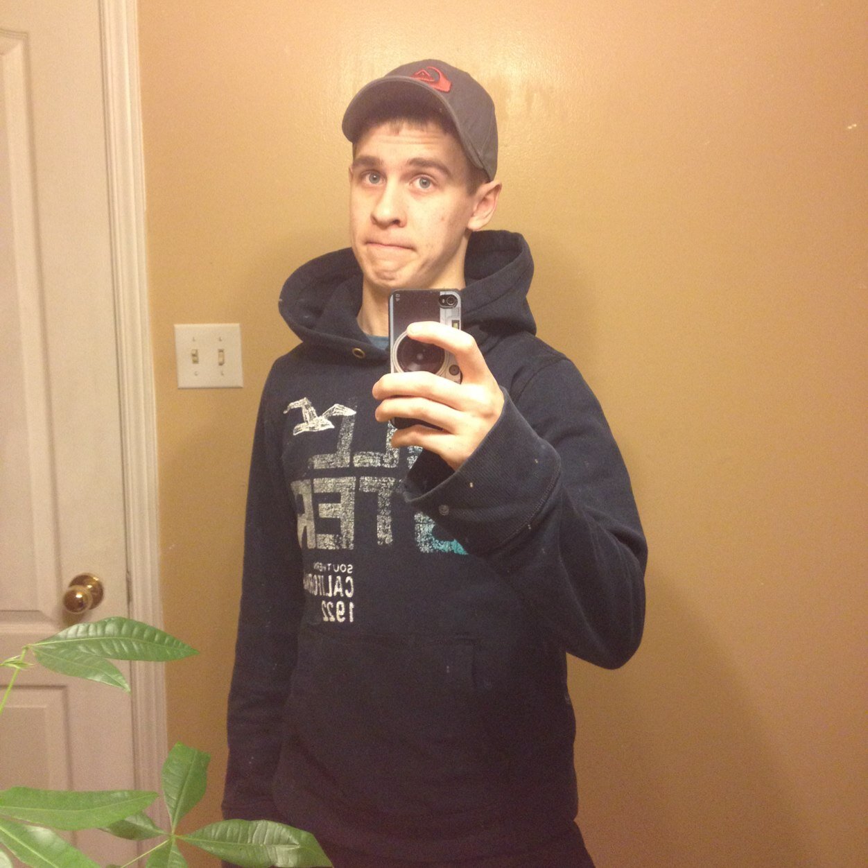 17, Canadian, Party it up, HMU, follows back :)