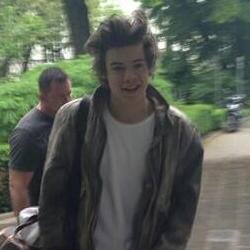 Free follow from @Styles_Angelx! Please follow that account bc goal :) ily x