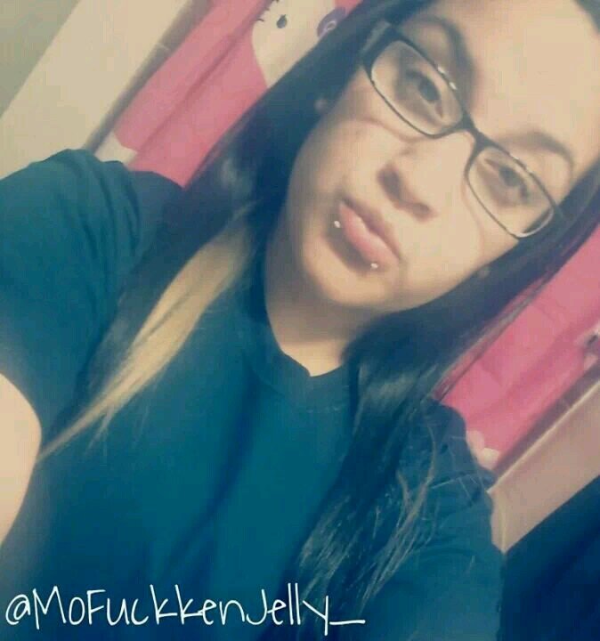 PUSSY,MONEY,WEED♡ | @Lil_Fiesty1_ matters ♥♥♥. Kik | MoFuckkenJelly ; IG | mofuckkenjelly ~