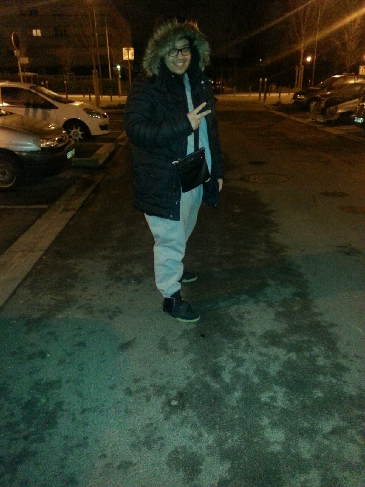 Sur sa tete une couronne pour elle jdecrocherait les etoiles bande de bouffone cest de ma mere que je parle !!!
