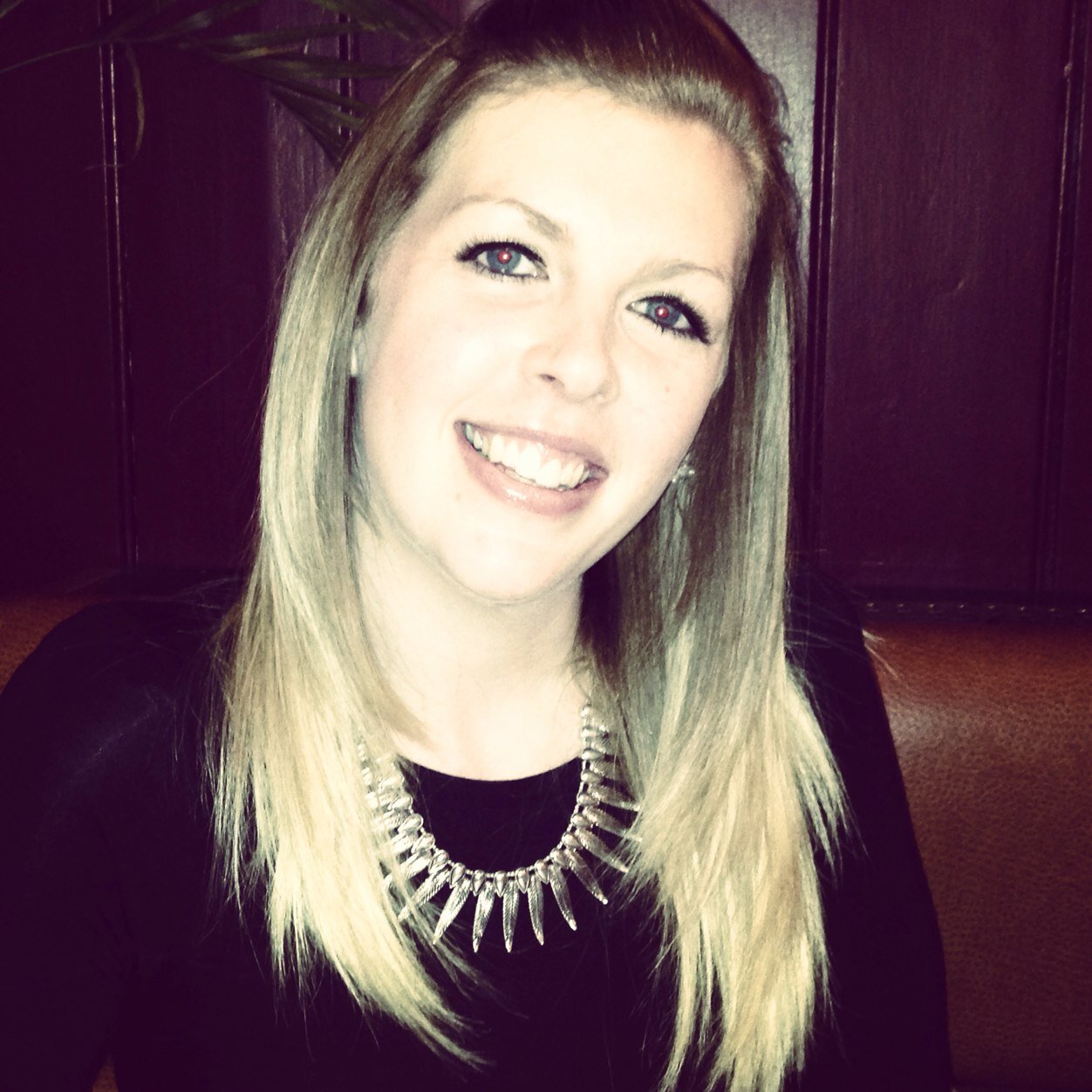 27 year old mumma of 2 :) love my babies, my life xx