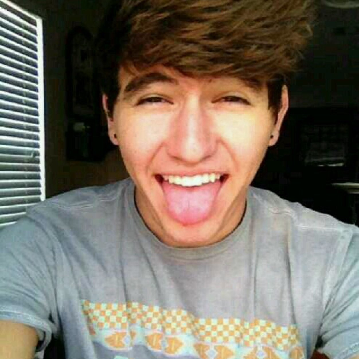 first fan page ever 
my names summer 
born in june 15 years old 
f4f s4s