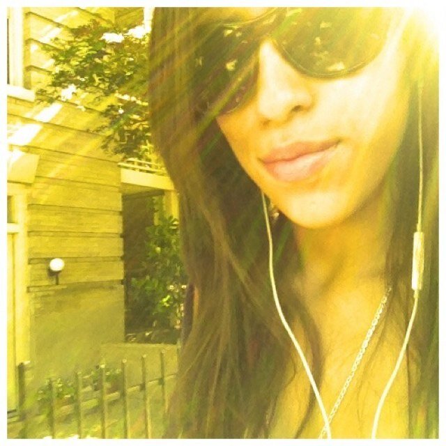 vivicolombian's profile picture. Life does go on. Learn how to let go. You can always learn to love again. Love you.