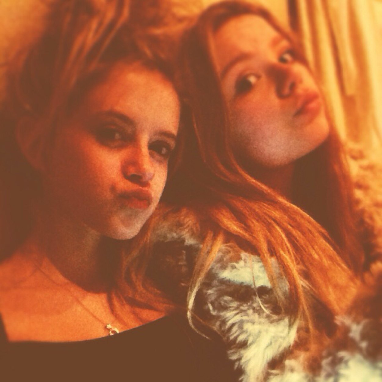 Iona_maiii's profile picture. ive been secretly falling apart