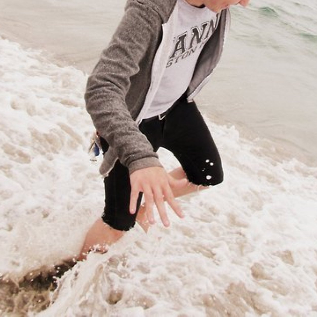 23. united states soldier. cavalry scout. deployed. gamer. skater. engaged to @hisblondie_x