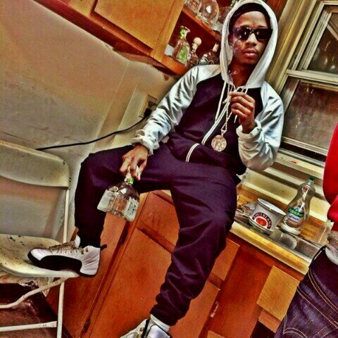 Finnally made it from the projects.........follow me I follow back oh yeah I got dope dick too.......LMAO