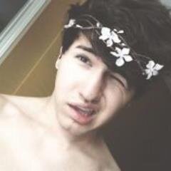 ♡ Please follow this account @cvddlemeaaron because she gave you a free follow ♡