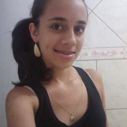 Então me abraça forte e diz mais uma vez que já estamos distantes de tudo 33 Amo a Bf