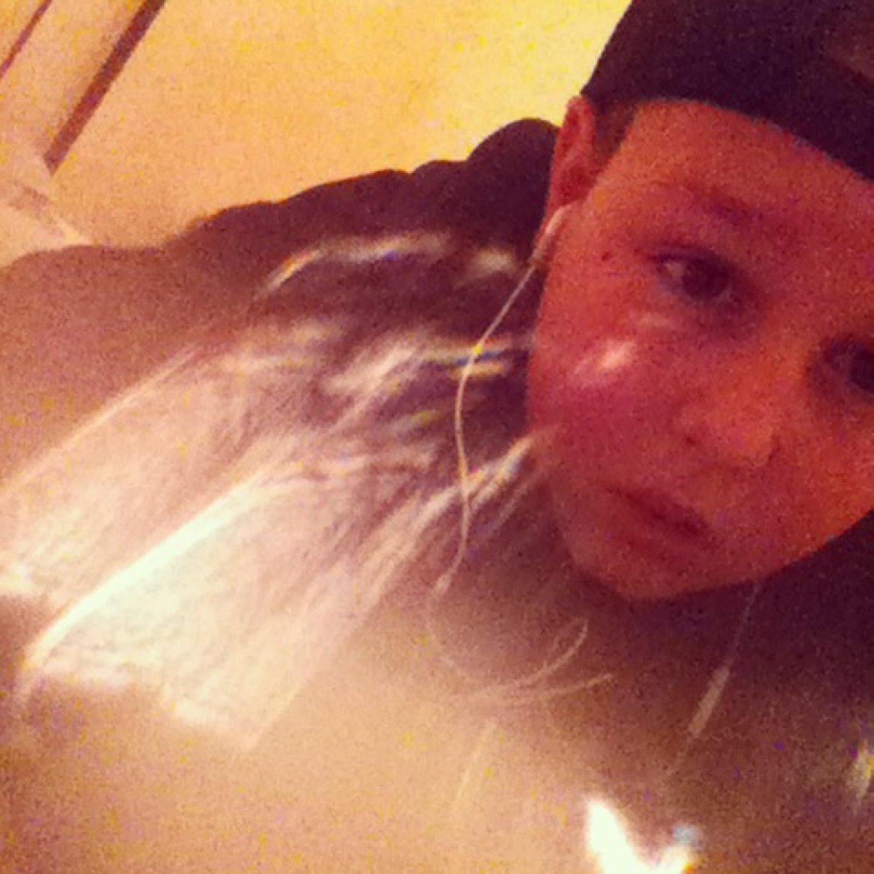 Hey , see the button ? Tap on it for magicc. Just a boy  from the netherlands!