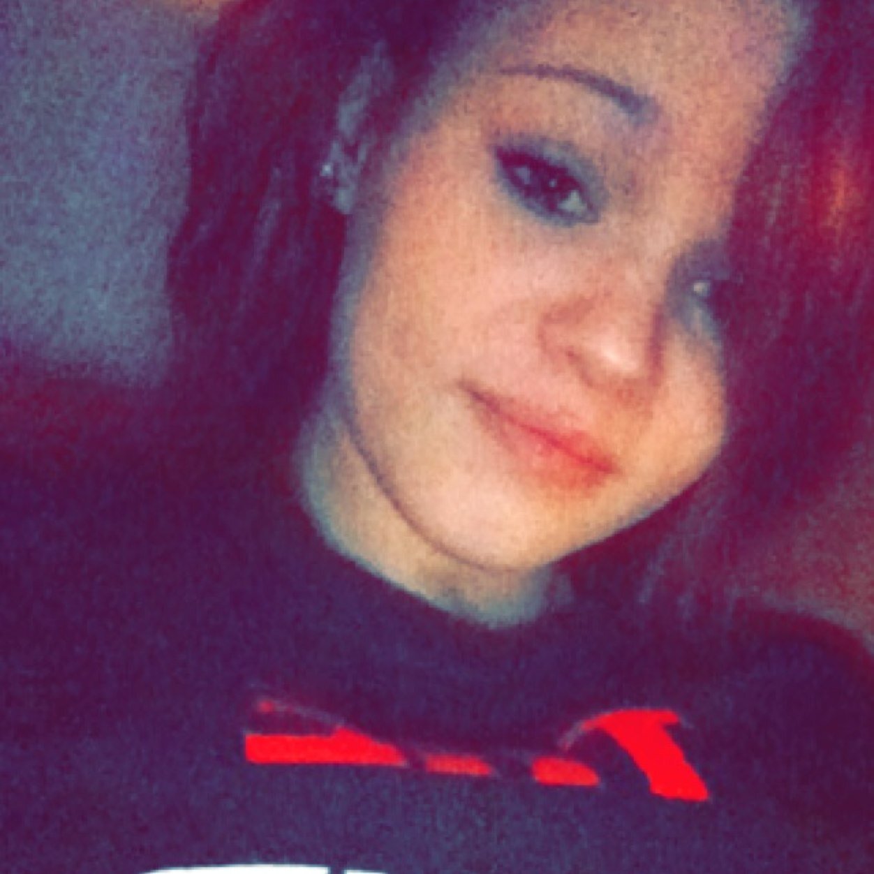 Sophomore. Single. 16. && Taking life one day at a time. ✨