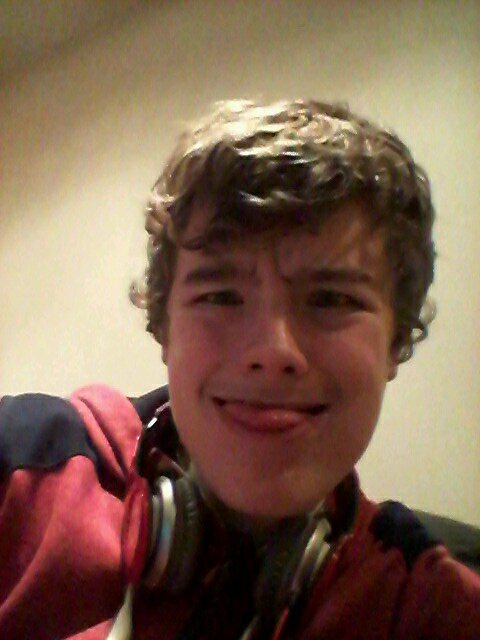 YouTuber and gamer, play fifa. message me for wagers