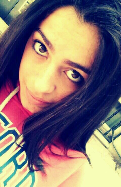 crazysmile_n's profile picture. Nosé si seguir intentandolo o dejarte ir.Es estupido esperar algo q solo duele,pero tambien es estupido dejar ir a todo lo k kieres