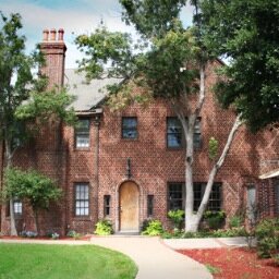 Addiction treatment center dedicated to finding healing for those suffering with addiction. 866.795.HOPE