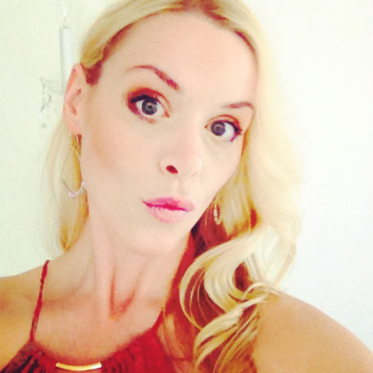 The real Annabelle Bronstein. I’m all for what is iconic, unseen & bleeds sarcasm from the seams // Left-brain Creative