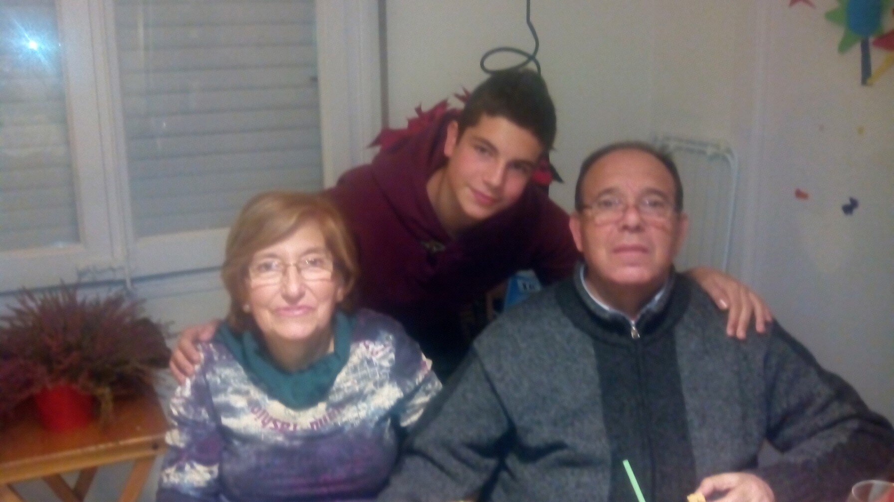 sanjuanepidemia's profile picture. cuanto mas huyas de tus problemas mas cansado estaras cuando te alcanzen