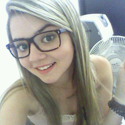 17 anos,ariana,sp,CORINTHIANA :D , i love you Deus ♥ 'a felicidade não está em viver, mas em saber viver.'