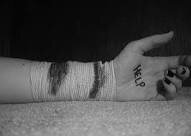 Estoy llena de cicatrices que muchos pueden ver, pero pocos entender.                                                            #chicasSuisidas