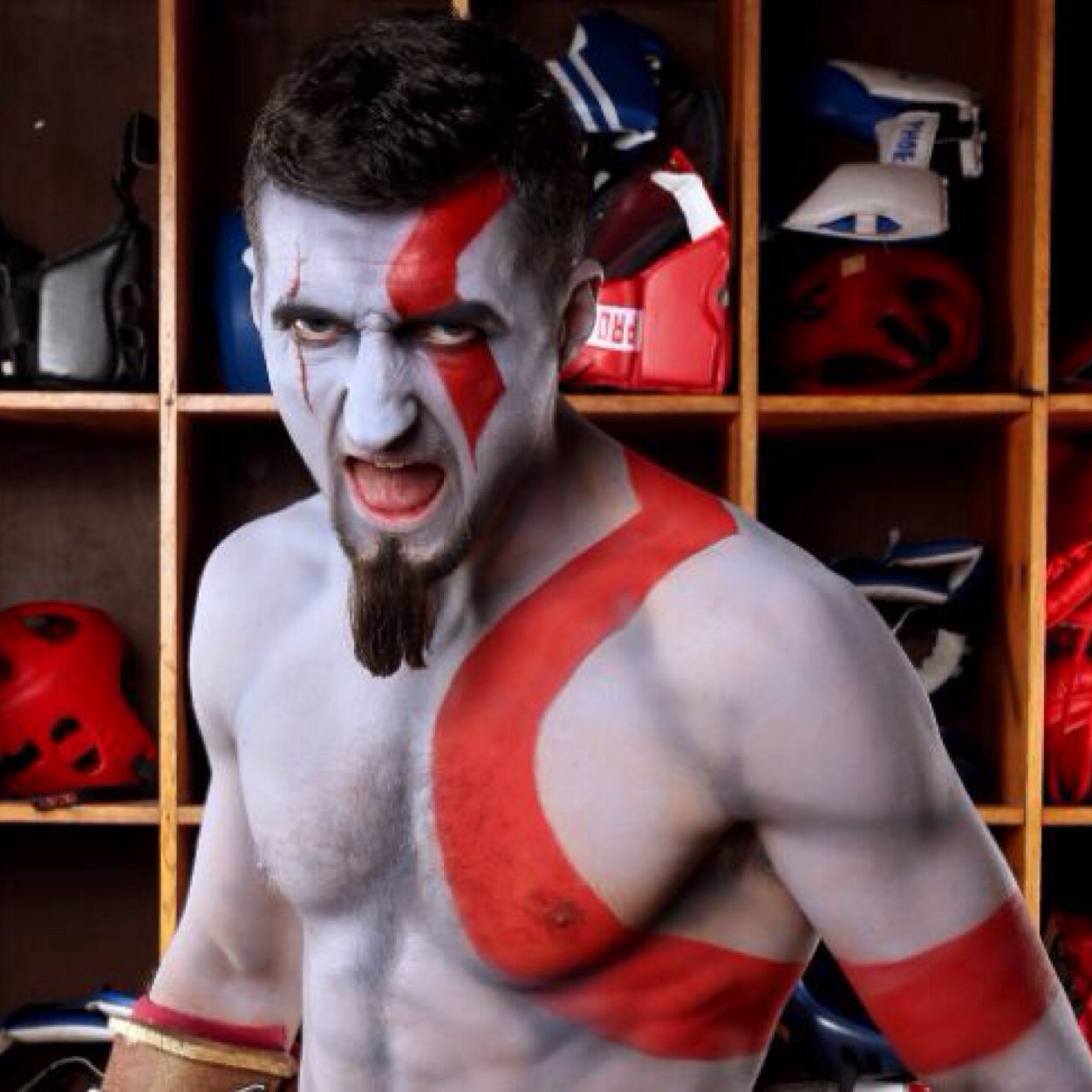 froch_carl's profile picture. Ever wondered what it would feel like to be 4 time world champion? Well I am, Iv got abs and I'm undefeated in Nottingham