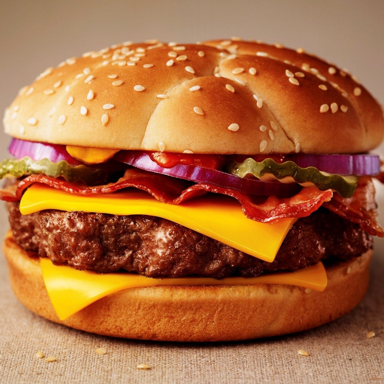 --WE ALWAYS FOLLOW BACK--Showing the beauty of fast food and making your day better. Retweet us to help us grow #teamFollowback