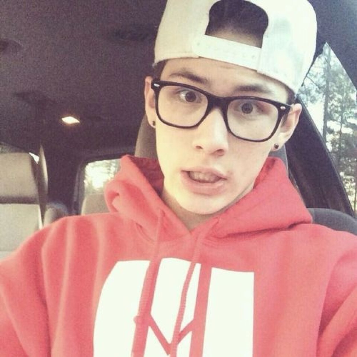 17| Hey guys I'm Carter | Magcon Tour |@andweearusset Is my princess and soon to be queen! ❤️|