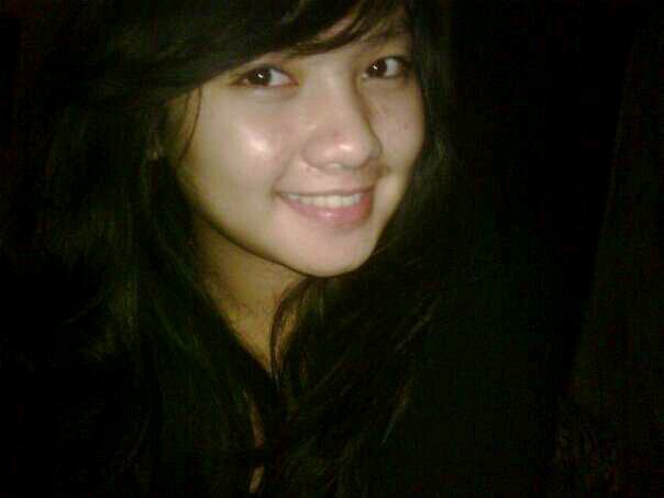 debyapriliana's profile picture. Purple lover. @vebyaprilia's older sister. Line/ig: debyapril_