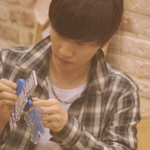 อันยอง ผม อึน อึน อึนฮยอกครับ บอทใหม่ ฟอลมาสิ แล้วคุณจะได้รู้จักผมมากขึ้น *ขยิบตา* ใครฟอลผมให้ลูกอมเม็ดนึง （≧∇≦）{real : @AllRiseSilver }