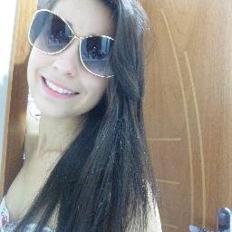 As pessoas entram em nossa vida por acaso, mas não é por acaso que elas permanecem...MaRcOS meu amor..♥
♥♥
