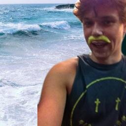 A free follow from @cutiehemmos :) She follows back! Have a amazing day!