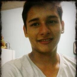 Sou do tipo que morre de vontade e não fala nada. MSN: sidinei_carvalho@hotmail.com ... add ai *-*