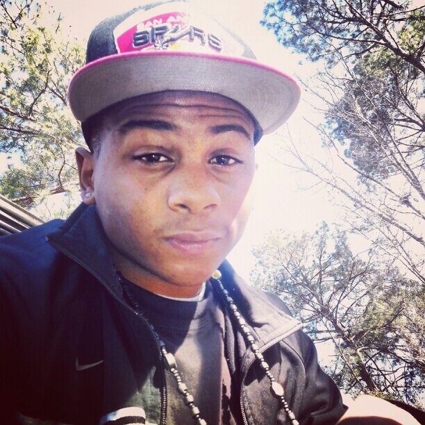 RoAintNoJoke's profile picture. If it aint bout a dollar...I dont give a damn about it...