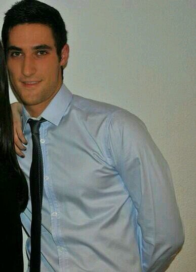 Pravos94's profile picture. El pasado muere, el presente vive, el recuerdo queda y la vida sigue.