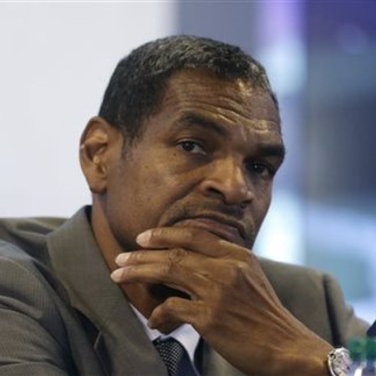 MoCheeksEgo's profile picture. Thoughts that go through Mo Cheeks head daily.