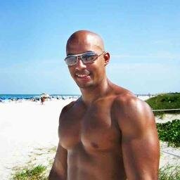 Am the nicest man alive..single and fun to be with..love to help the needy...life is too short so be nice to people