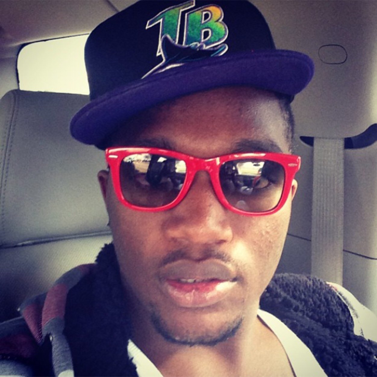 My tweets are to inspire. I am not nor affiliated with Demarcus Kizzie. This is a fan page PARODY account for Demarcus Kizzie. 
#YeahKizz