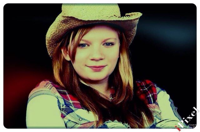 follow me i follow back :)