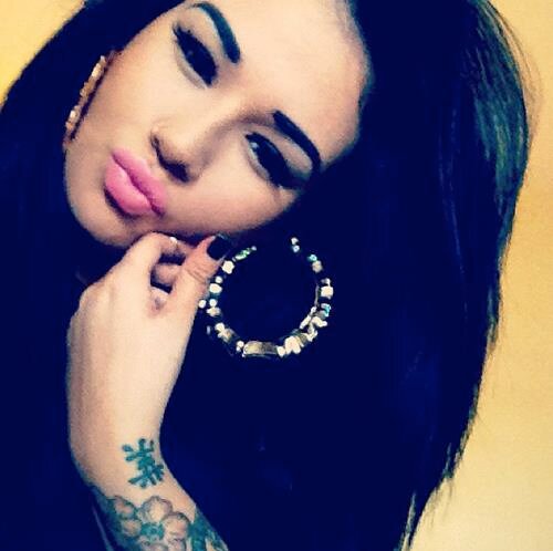 EveyRobelot's profile picture. I want to be with you tonight, tomorrow, and today it can't happen now but it will someday.