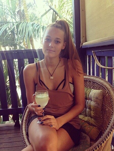 MilkaCorbeau's profile picture. Dude, being an asshole to a girl doesn't make you look cool.