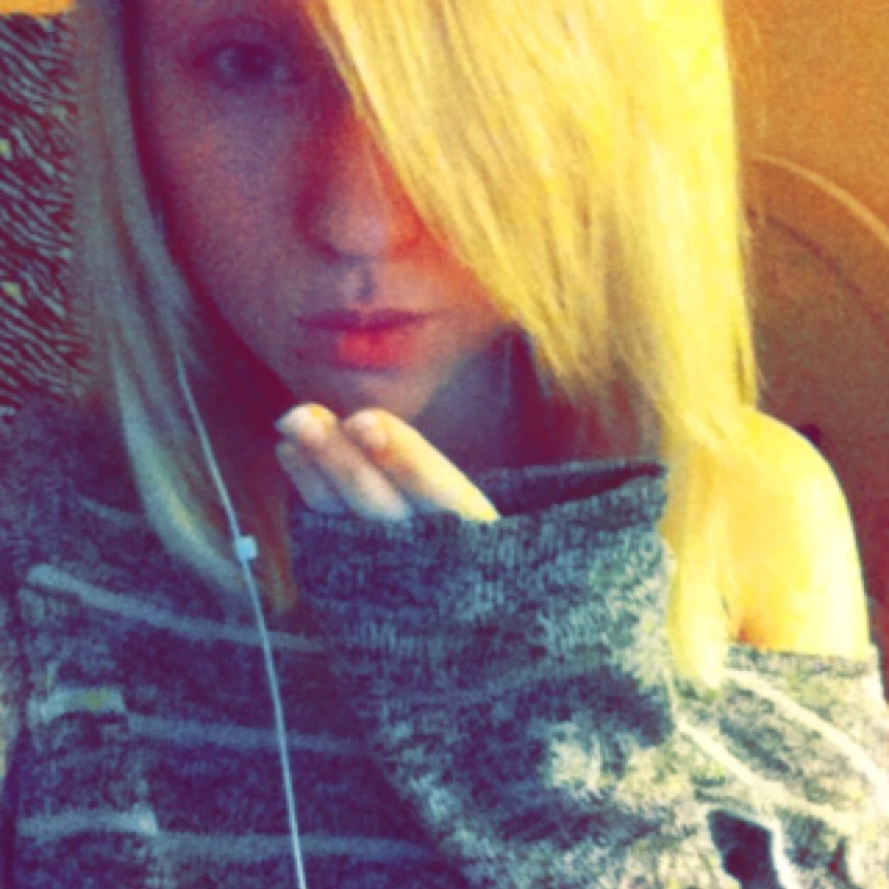 PyschoKittyLove's profile picture. •Cause we're all just kids who grew up way too fast! Yeah the good die young but the great will always last! We're growing older but we're all soldiers tonight•