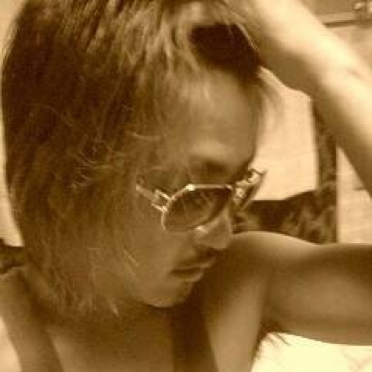 アイコンは10年ぐらい前の詐欺写真です(笑)