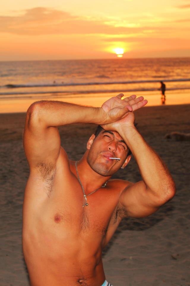 Apoyo total a Ernesto Jimenez, Disfruto su fortaleza, su talento,su sonrisa, su educacion.